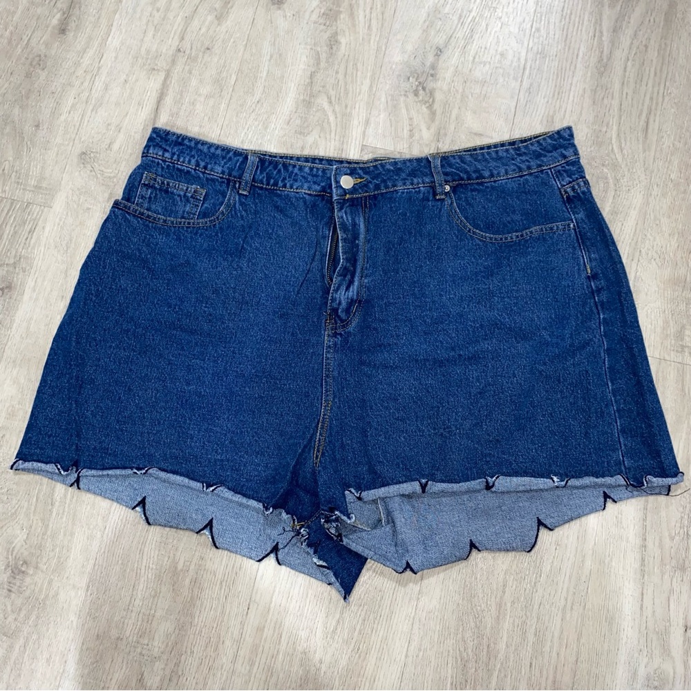 Boohoo Denim Shorts Size 18